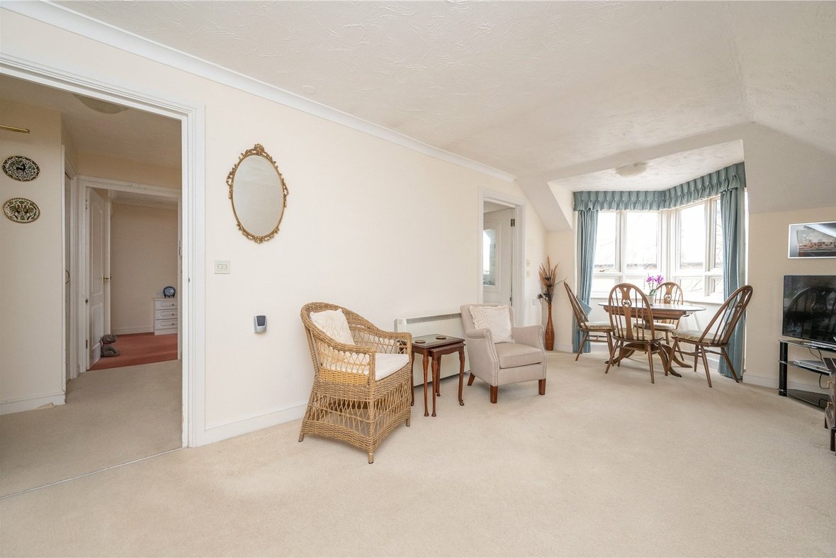 1 Bedroom Apartment For SaleApartment For Sale in Beaumonds, Upper Marlborough Road, St. Albans - View 2 - Collinson Hall