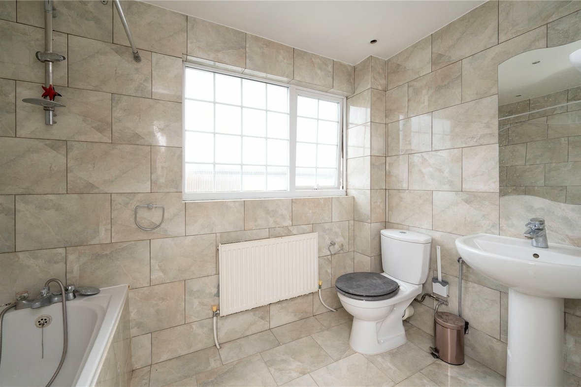 3 Bedroom House For SaleHouse For Sale in Cell Barnes Lane, St. Albans, Hertfordshire - View 14 - Collinson Hall