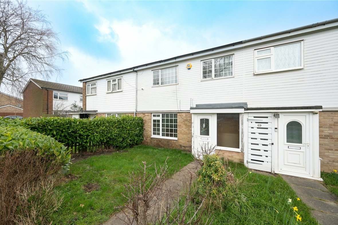 3 Bedroom House For SaleHouse For Sale in Cell Barnes Lane, St. Albans, Hertfordshire - View 1 - Collinson Hall