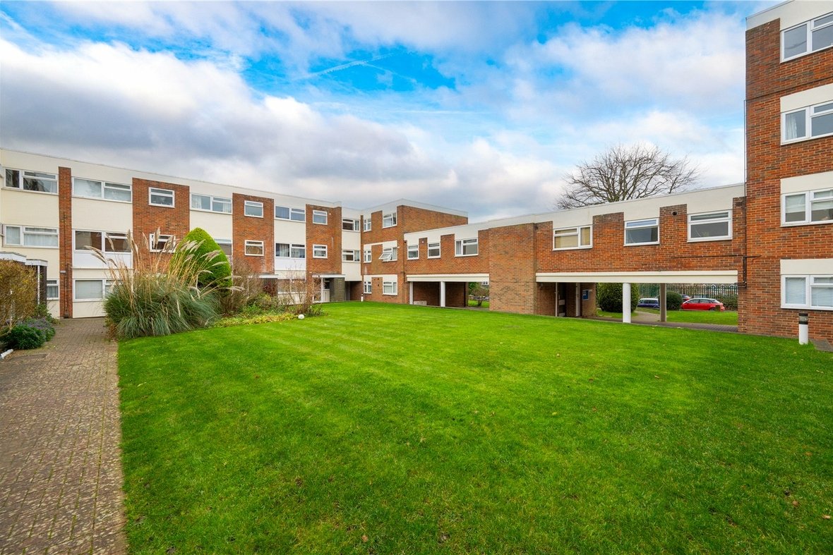 3 Bedroom  New Instruction New Instruction in Carlton Road, Harpenden, Hertfordshire - View 3 - Collinson Hall