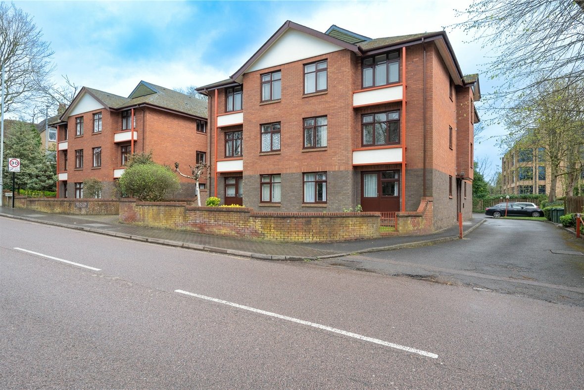 1 Bedroom Apartment Sold Subject to ContractApartment Sold Subject to Contract in Beaconsfield Road, St. Albans, Hertfordshire - View 9 - Collinson Hall