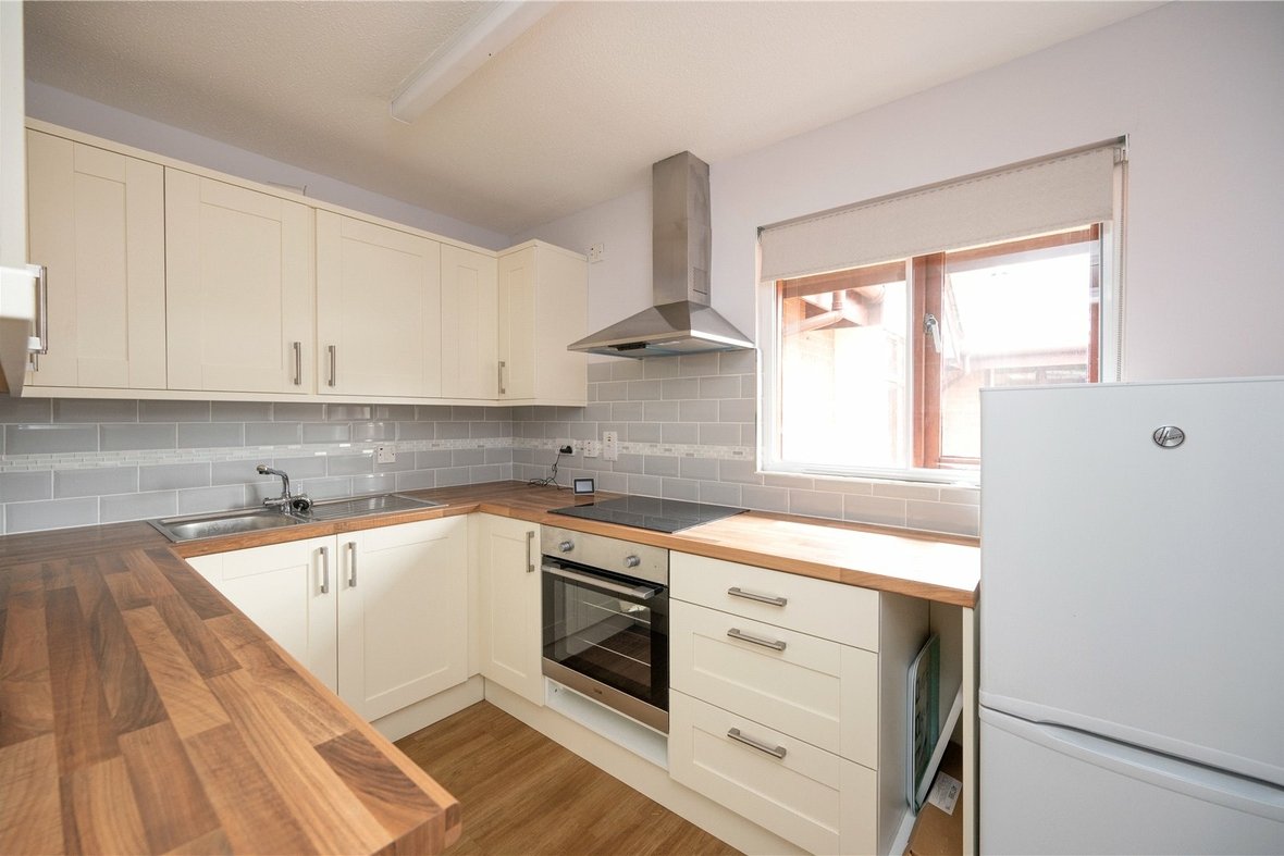1 Bedroom Apartment Sold Subject to ContractApartment Sold Subject to Contract in Beaconsfield Road, St. Albans, Hertfordshire - View 7 - Collinson Hall