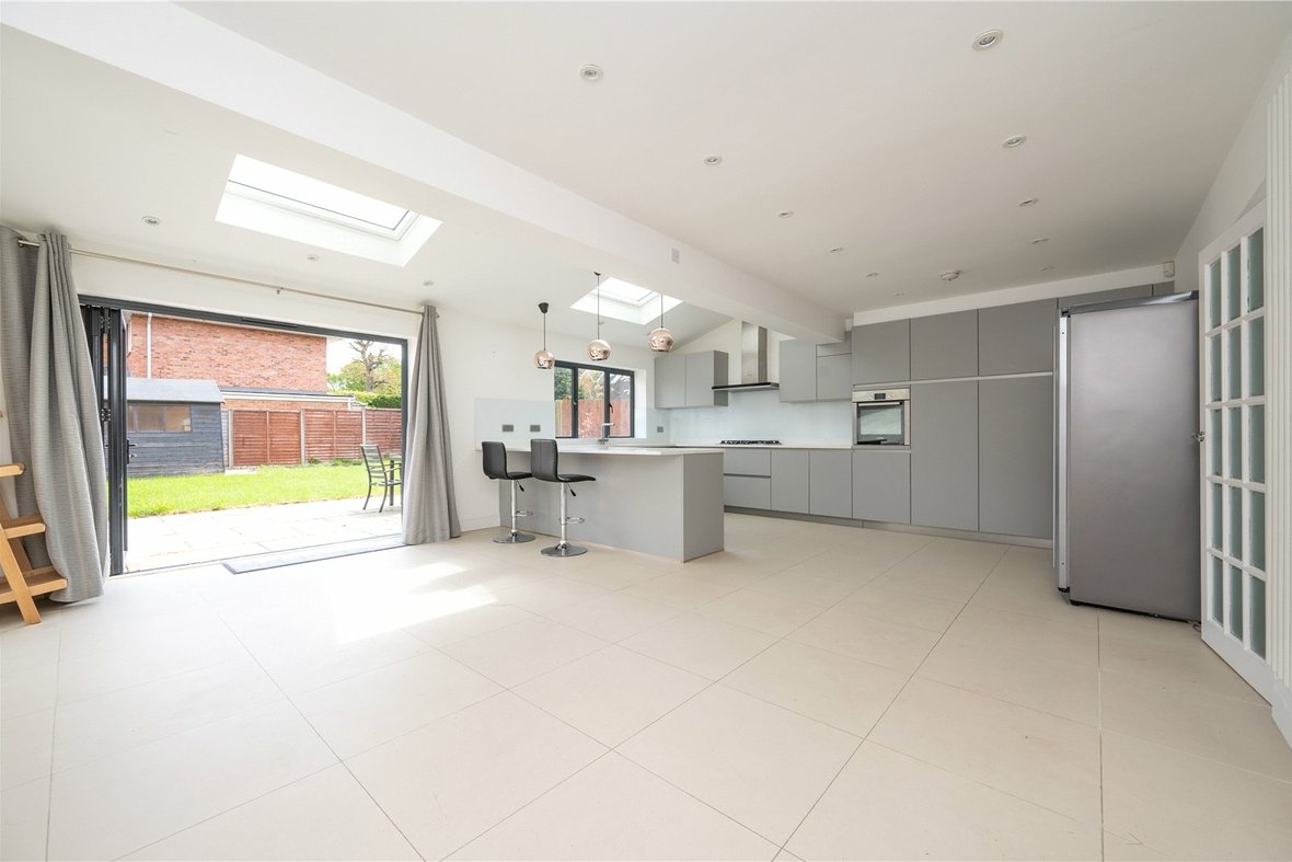 4 Bedroom House To LetHouse To Let in The Meads, Bricket Wood, St. Albans - View 2 - Collinson Hall