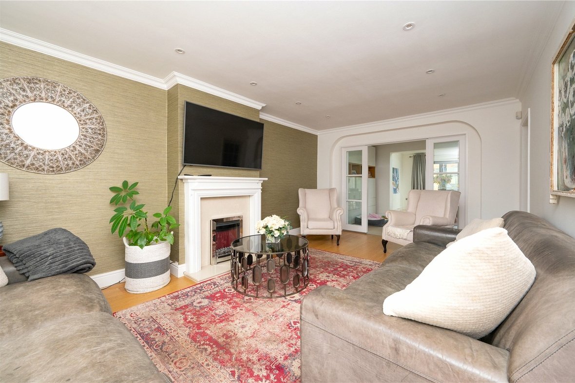 4 Bedroom House LetHouse Let in The Meads, Bricket Wood, St. Albans - View 2 - Collinson Hall
