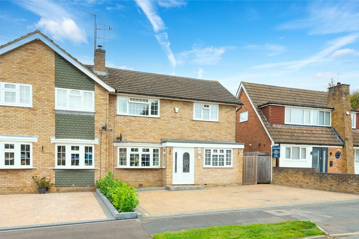 4 Bedroom House LetHouse Let in The Meads, Bricket Wood, St. Albans - View 3 - Collinson Hall