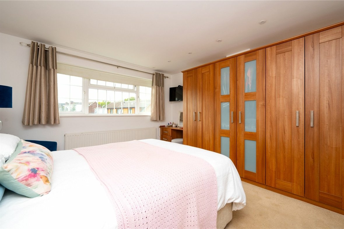 4 Bedroom House LetHouse Let in The Meads, Bricket Wood, St. Albans - View 8 - Collinson Hall