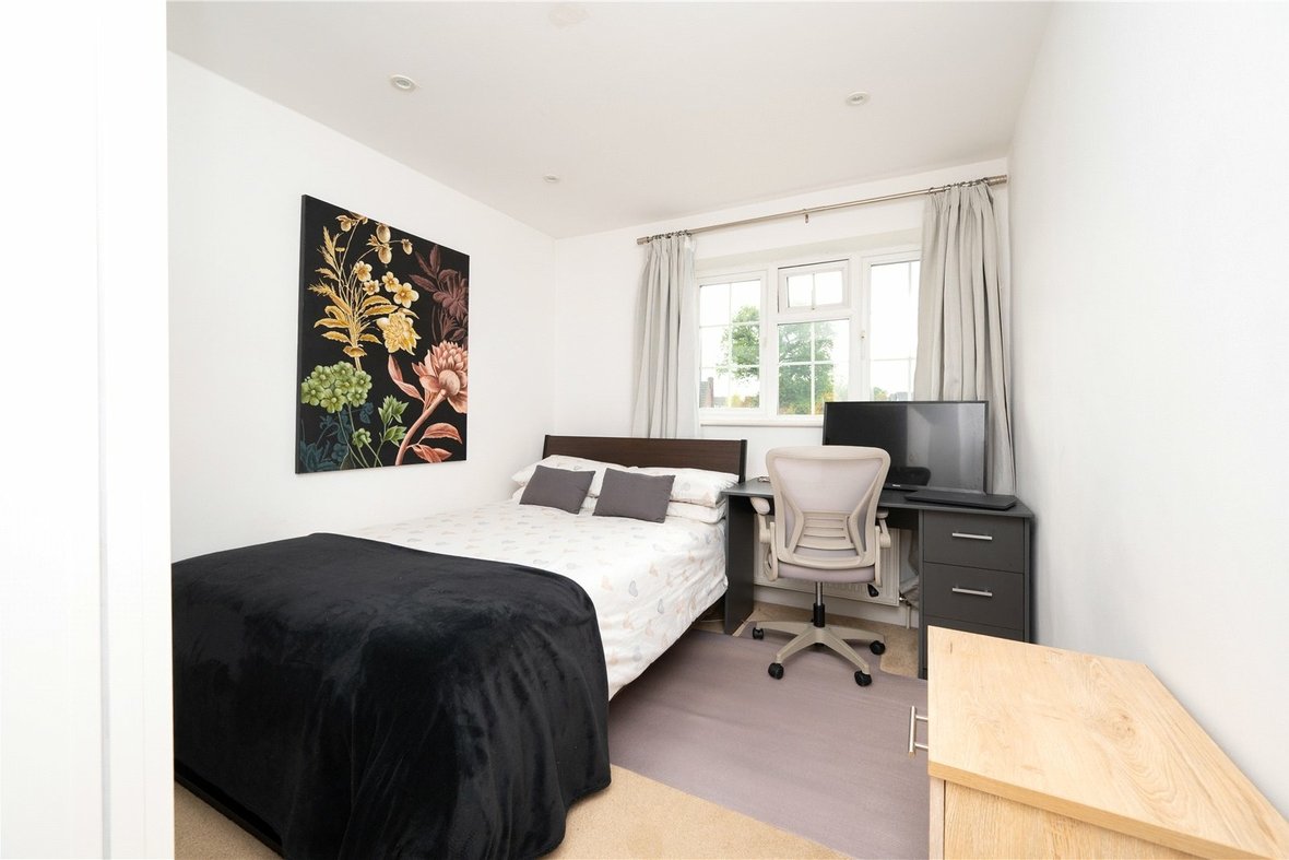 4 Bedroom House LetHouse Let in The Meads, Bricket Wood, St. Albans - View 9 - Collinson Hall