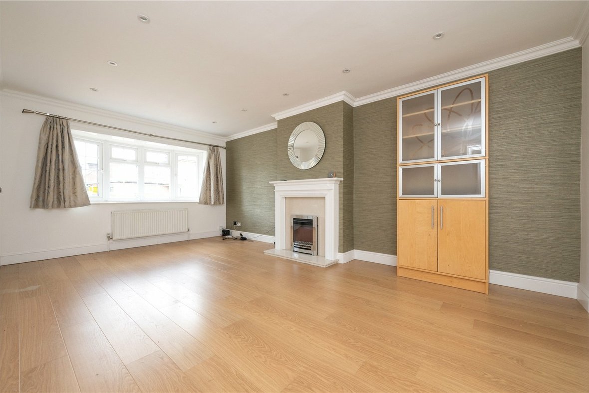 4 Bedroom House To LetHouse To Let in The Meads, Bricket Wood, St. Albans - View 3 - Collinson Hall