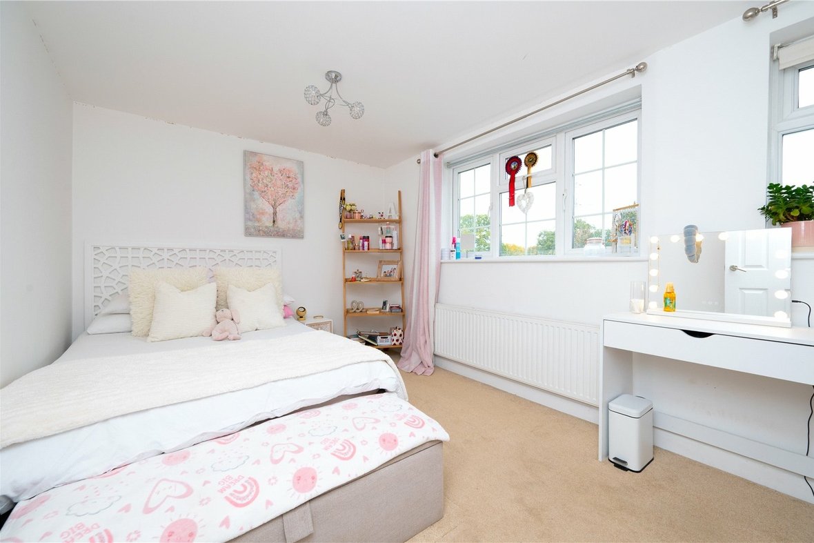 4 Bedroom House LetHouse Let in The Meads, Bricket Wood, St. Albans - View 11 - Collinson Hall