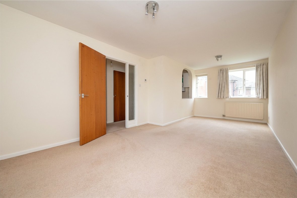 1 Bedroom Apartment Sold Subject to ContractApartment Sold Subject to Contract in Avenue Road, St. Albans, Hertfordshire - View 2 - Collinson Hall