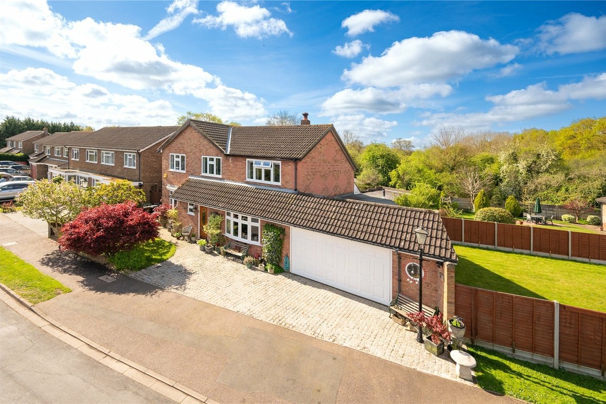 4 Bedroom House For SaleHouse For Sale in Maplefield, Park Street, St. Albans - View 23 - Collinson Hall