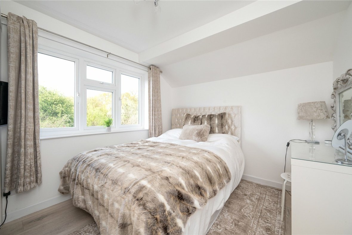 4 Bedroom House For SaleHouse For Sale in Maplefield, Park Street, St. Albans - View 17 - Collinson Hall