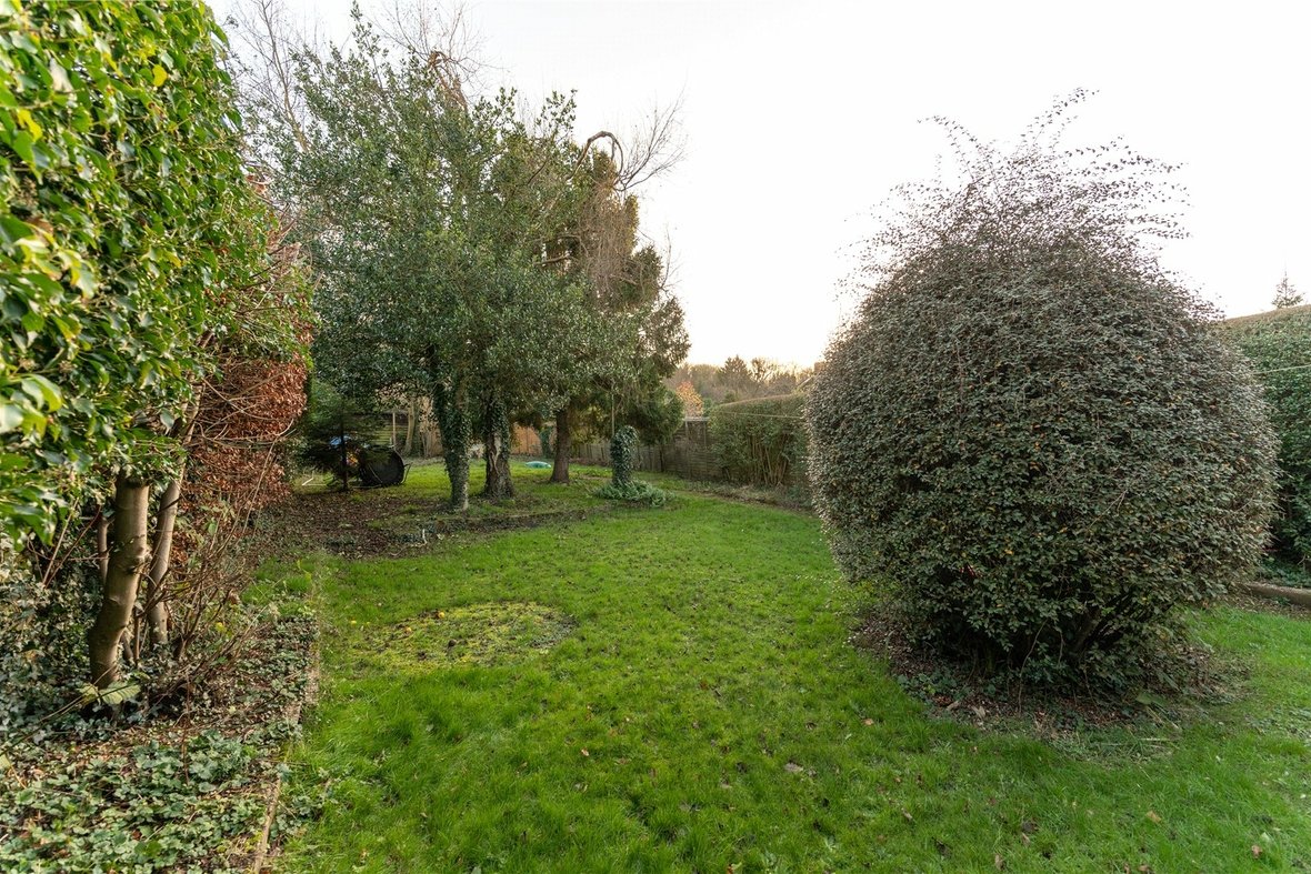 3 Bedroom House Let AgreedHouse Let Agreed in Beech Road, St. Albans, Hertfordshire - View 10 - Collinson Hall
