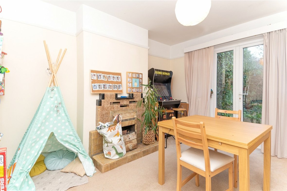 3 Bedroom House Let AgreedHouse Let Agreed in Beech Road, St. Albans, Hertfordshire - View 5 - Collinson Hall