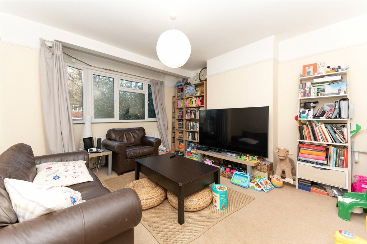 3 Bedroom House Let AgreedHouse Let Agreed in Beech Road, St. Albans, Hertfordshire - View 3 - Collinson Hall