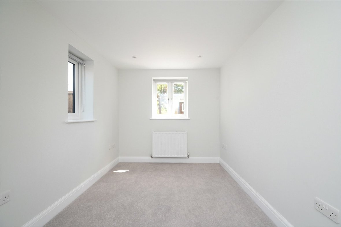 2 Bedroom Apartment Let AgreedApartment Let Agreed in Martyr Close, St. Albans, Hertfordshire - View 4 - Collinson Hall