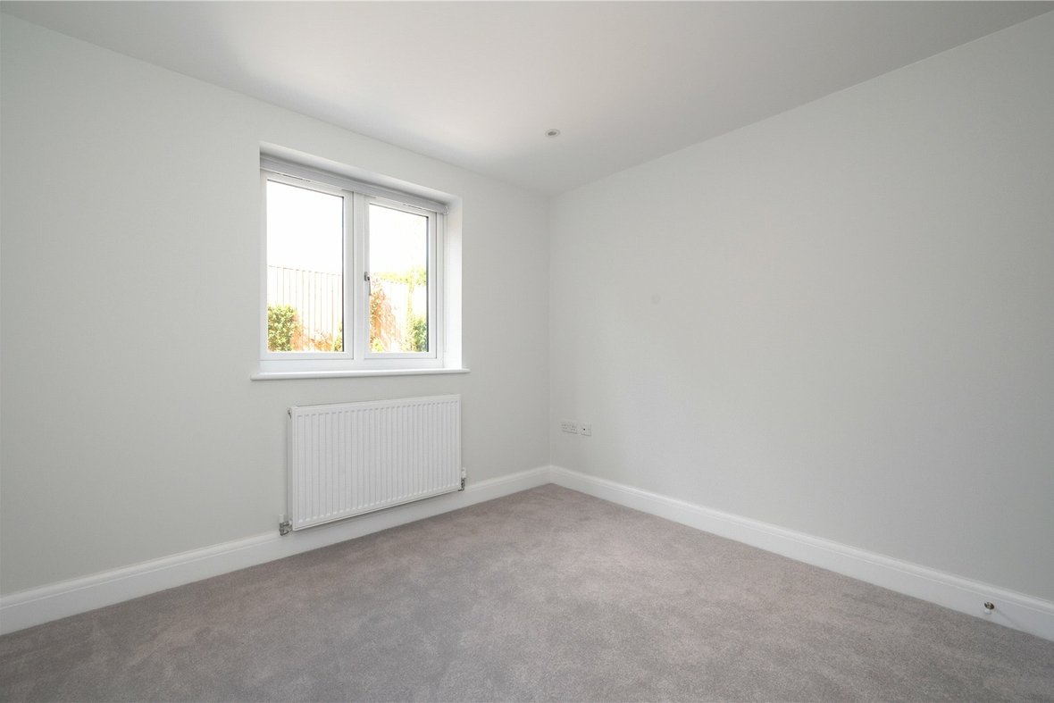 2 Bedroom Apartment Let AgreedApartment Let Agreed in Martyr Close, St. Albans, Hertfordshire - View 9 - Collinson Hall