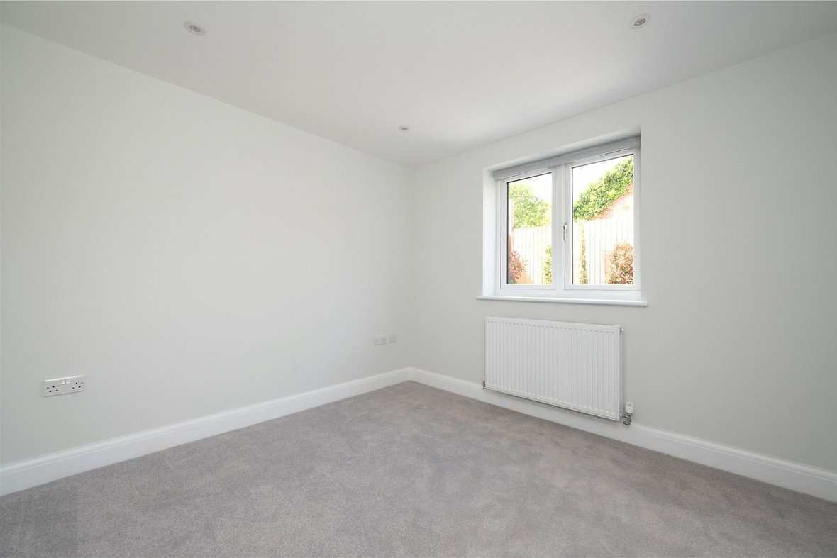 2 Bedroom Apartment Let AgreedApartment Let Agreed in Martyr Close, St. Albans, Hertfordshire - View 8 - Collinson Hall