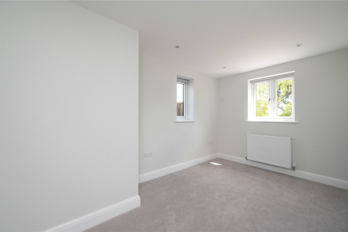 2 Bedroom Apartment Let AgreedApartment Let Agreed in Martyr Close, St. Albans, Hertfordshire - View 5 - Collinson Hall