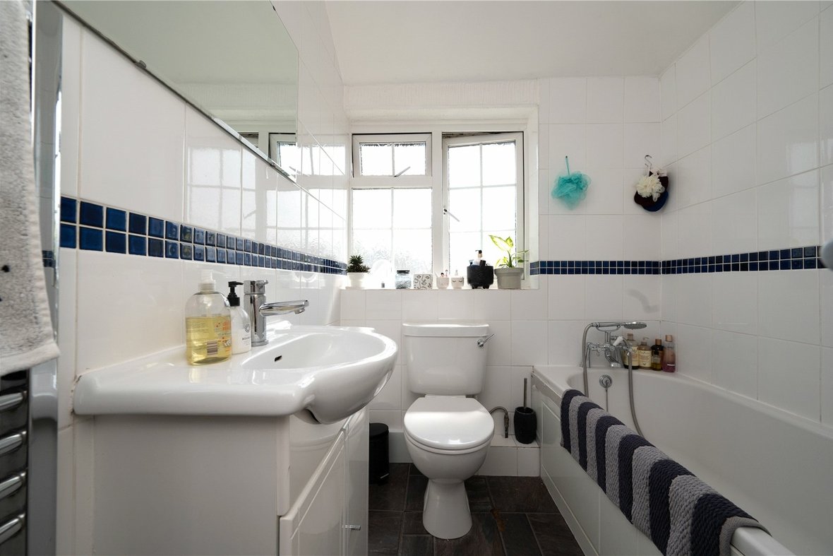 3 Bedroom House For SaleHouse For Sale in Coombes Road, London Colney, Hertfordshire - View 11 - Collinson Hall