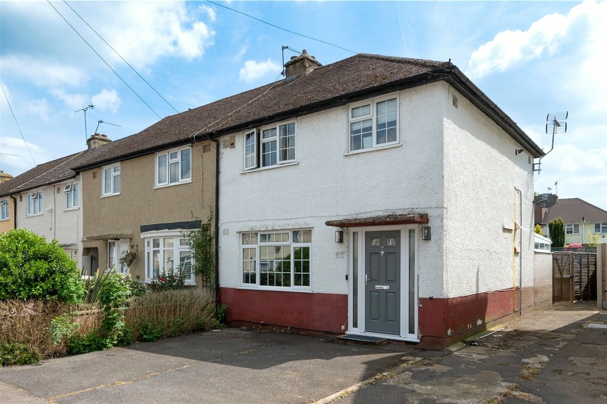 3 Bedroom House For SaleHouse For Sale in Coombes Road, London Colney, Hertfordshire - View 1 - Collinson Hall