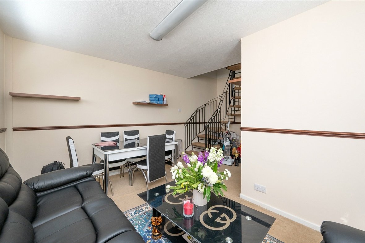 1 Bedroom House To LetHouse To Let in Field Close, Sandridge, St. Albans - View 2 - Collinson Hall