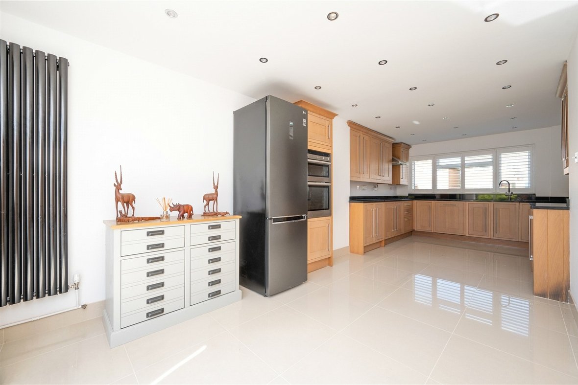 4 Bedroom House For SaleHouse For Sale in Hawthorn Way, St. Albans, Hertfordshire - View 4 - Collinson Hall