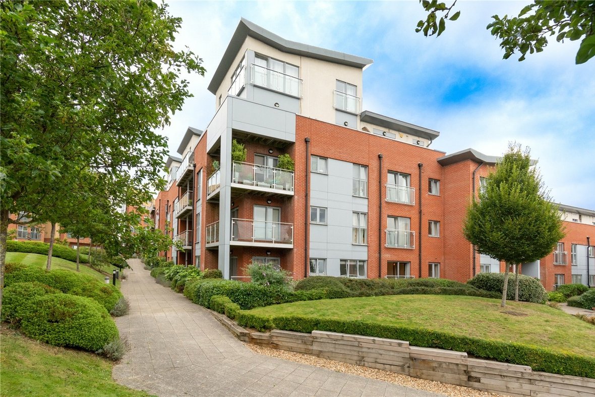 2 Bedroom Apartment Let AgreedApartment Let Agreed in Charrington Place, St. Albans, Hertfordshire - View 1 - Collinson Hall