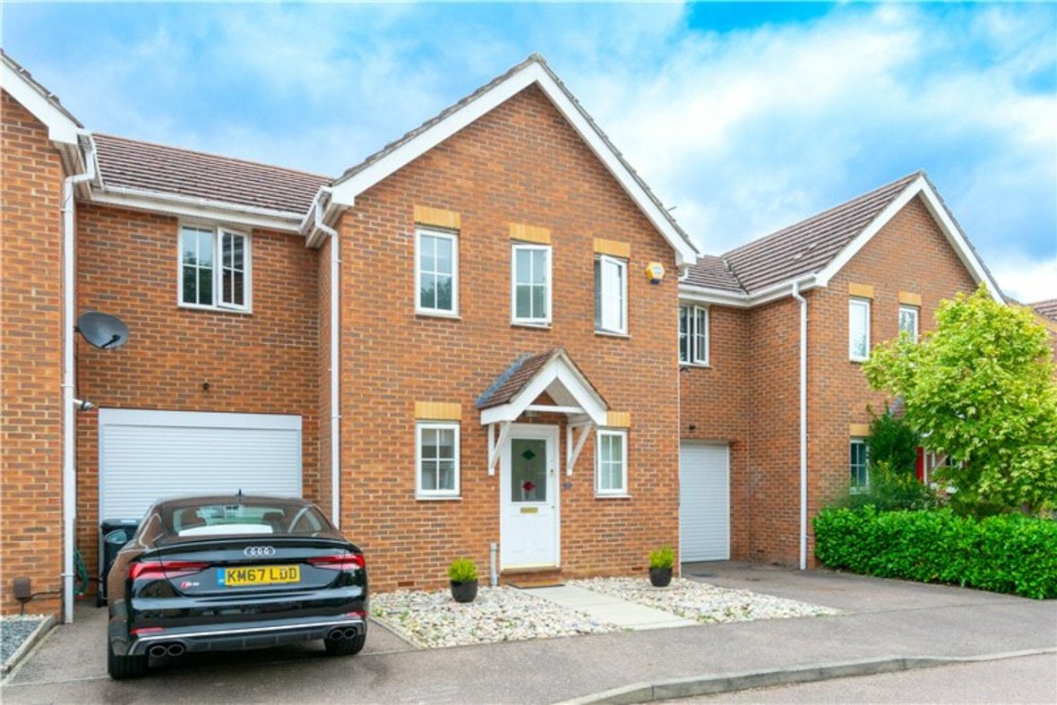 3 Bedroom House Sold Subject to Contract in Marconi Way, St. Albans, Hertfordshire - View 22 - Collinson Hall