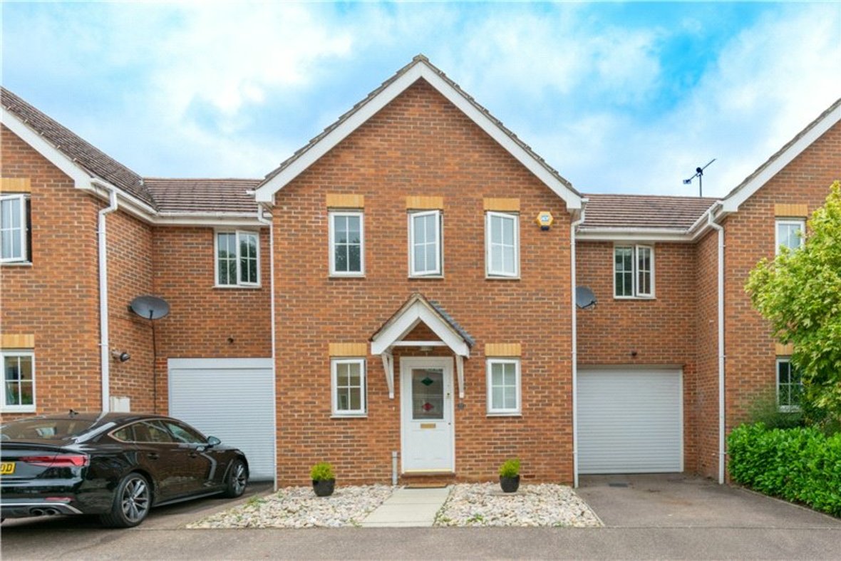 3 Bedroom House Sold Subject to Contract in Marconi Way, St. Albans, Hertfordshire - View 25 - Collinson Hall