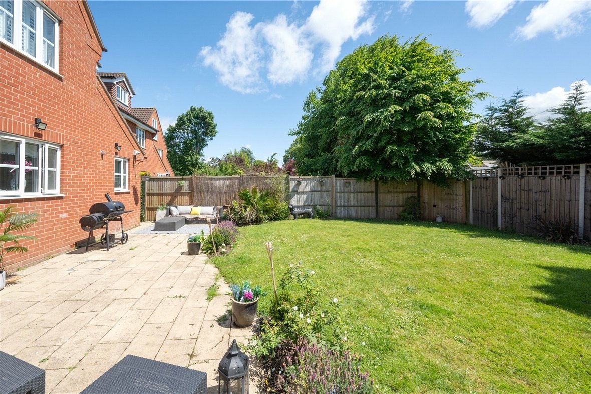 4 Bedroom House Sold Subject to ContractHouse Sold Subject to Contract in Forge End, St. Albans, Hertfordshire - View 13 - Collinson Hall