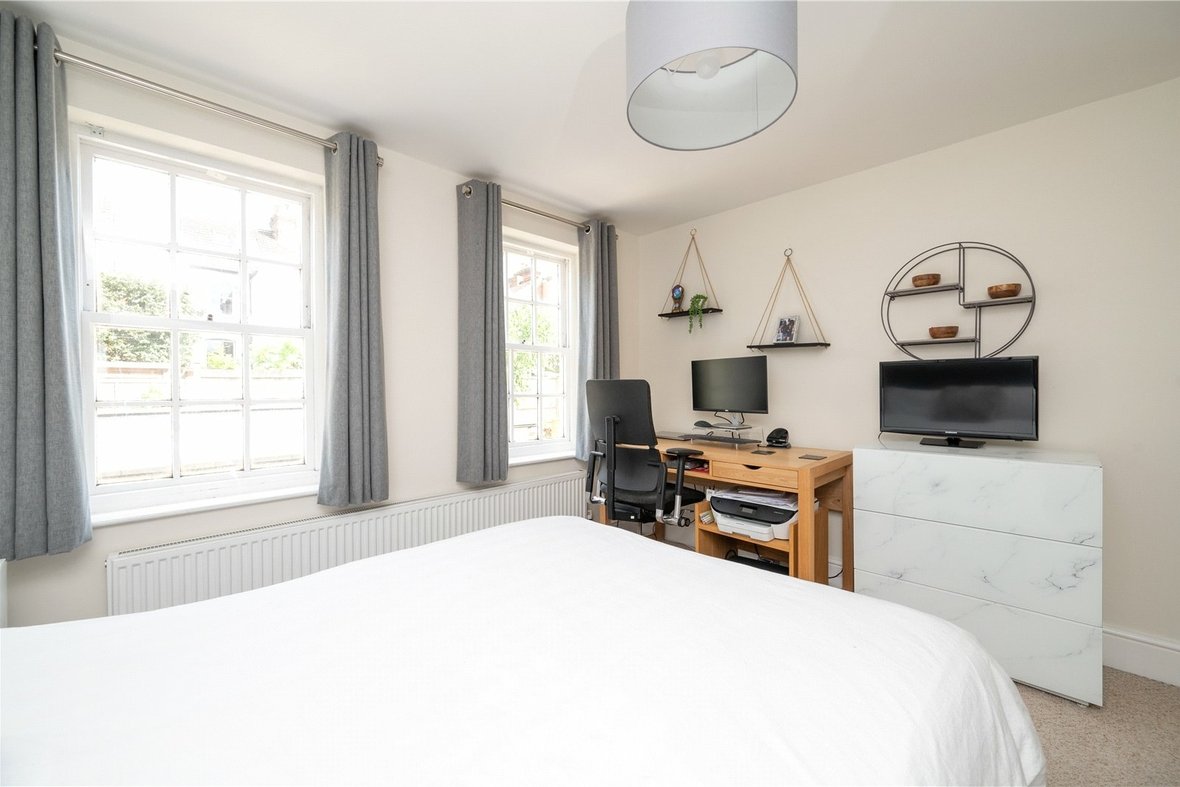 2 Bedroom House Sold Subject to ContractHouse Sold Subject to Contract in Oster Street, St. Albans, Hertfordshire - View 9 - Collinson Hall