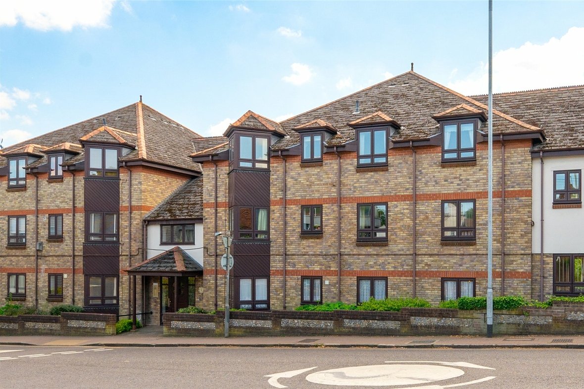 1 Bedroom Apartment For SaleApartment For Sale in Hatfield Road, St. Albans, Hertfordshire - View 1 - Collinson Hall