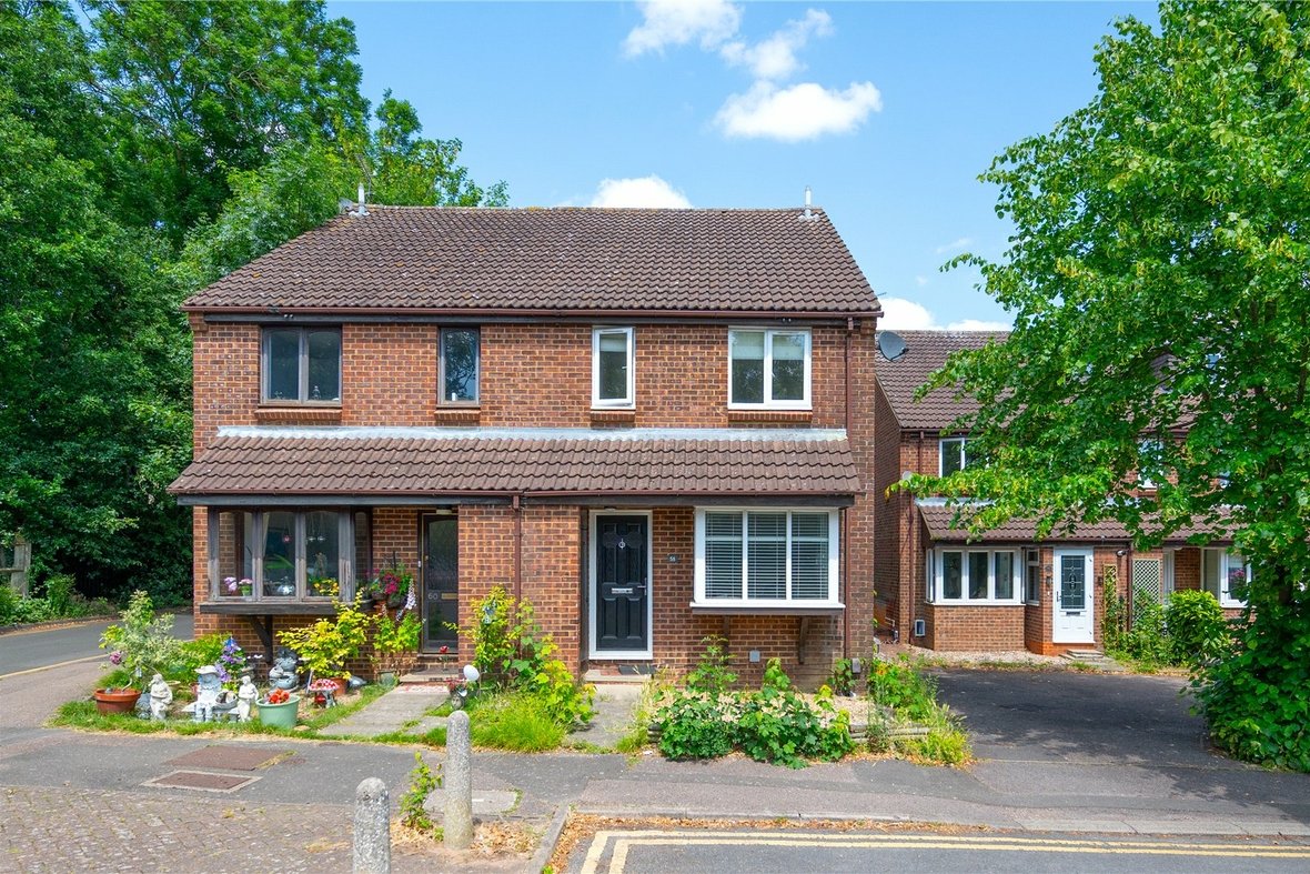 1 Bedroom House For SaleHouse For Sale in Wynchlands Crescent, St. Albans, Hertfordshire - View 1 - Collinson Hall