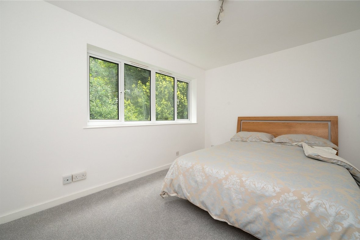 2 Bedroom Apartment Let AgreedApartment Let Agreed in Hillside Road, St. Albans, Hertfordshire - View 4 - Collinson Hall