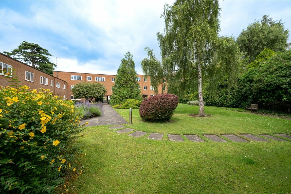 2 Bedroom Apartment Let AgreedApartment Let Agreed in Hillside Road, St. Albans, Hertfordshire - View 6 - Collinson Hall