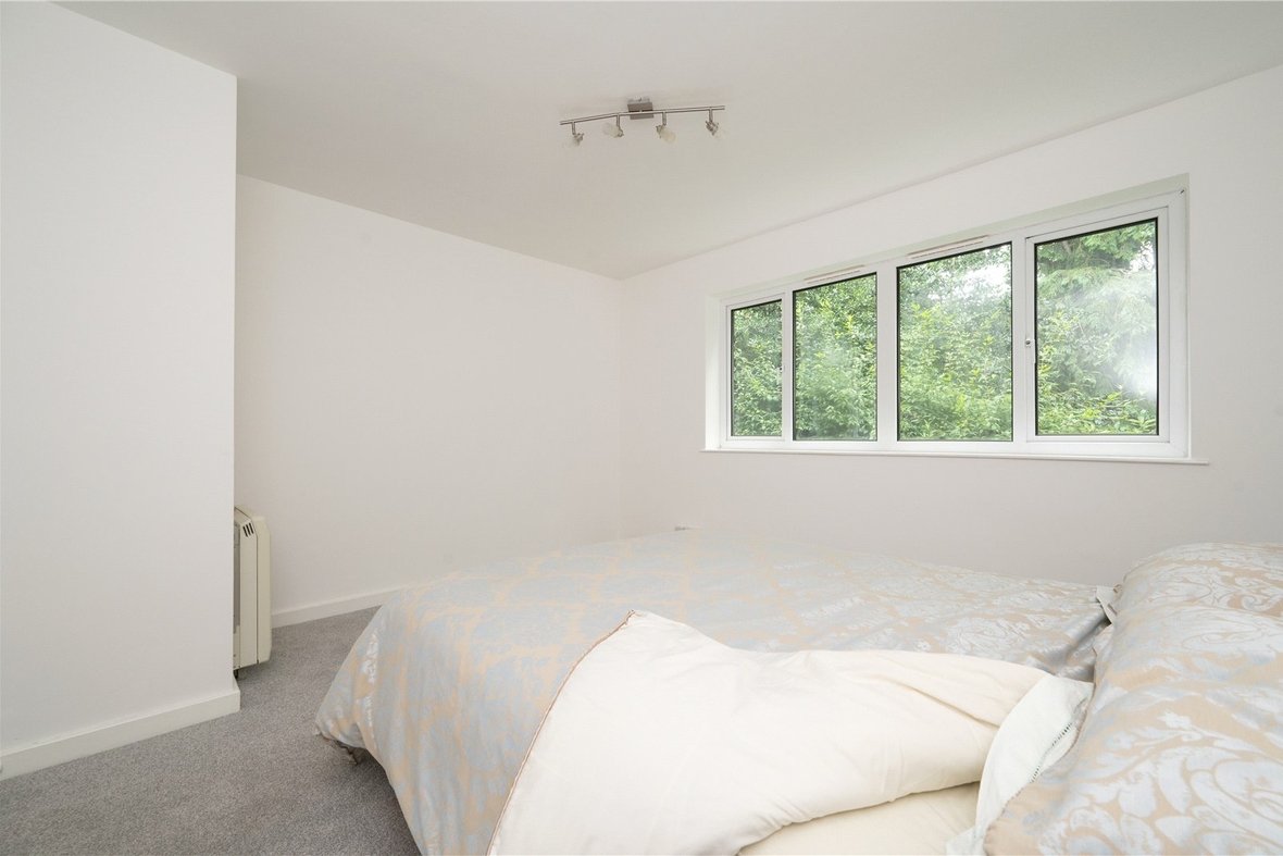 2 Bedroom Apartment Let AgreedApartment Let Agreed in Hillside Road, St. Albans, Hertfordshire - View 7 - Collinson Hall