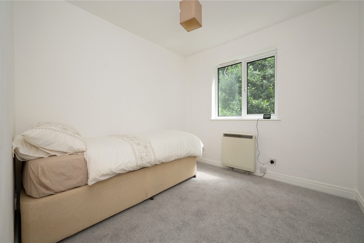 2 Bedroom Apartment Let AgreedApartment Let Agreed in Hillside Road, St. Albans, Hertfordshire - View 10 - Collinson Hall