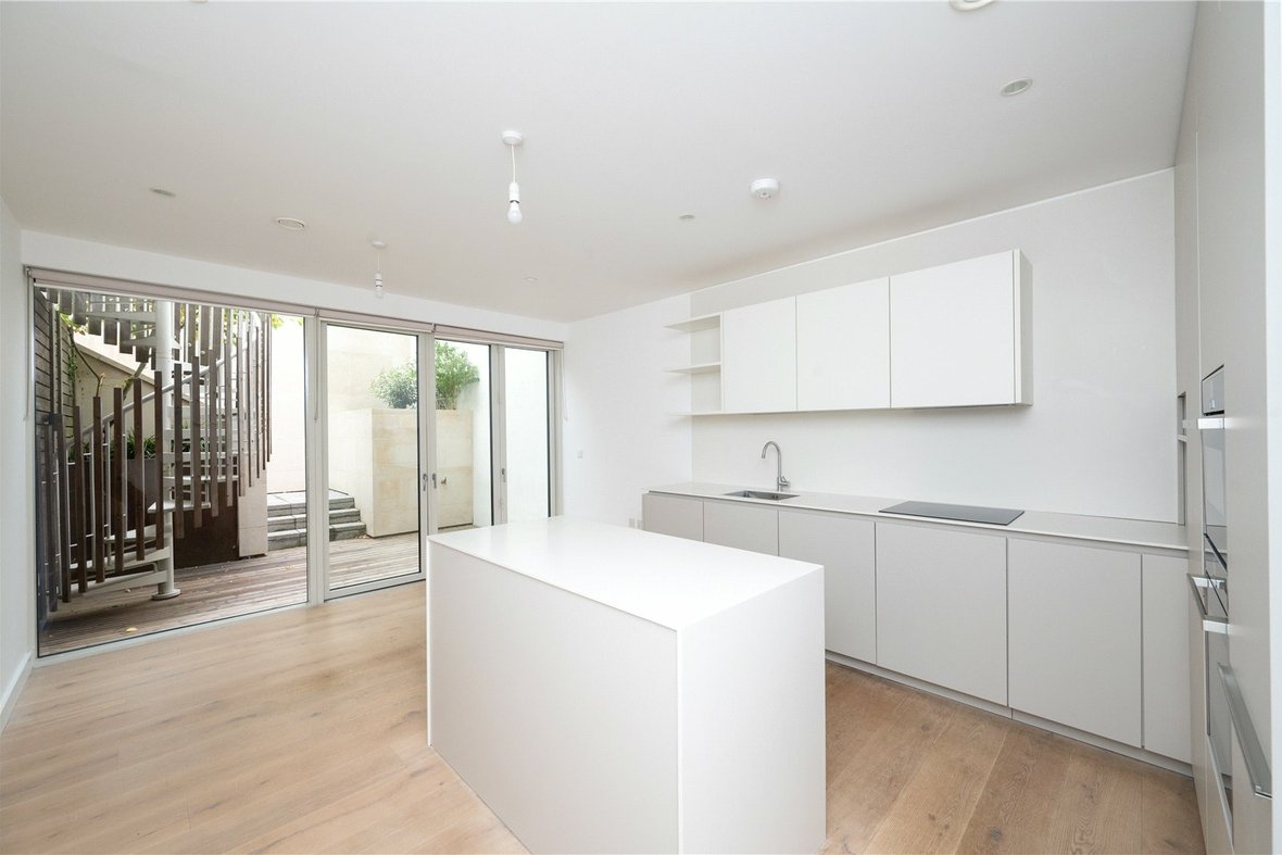 4 Bedroom House For SaleHouse For Sale in Alma Road, St. Albans, Hertfordshire - View 2 - Collinson Hall