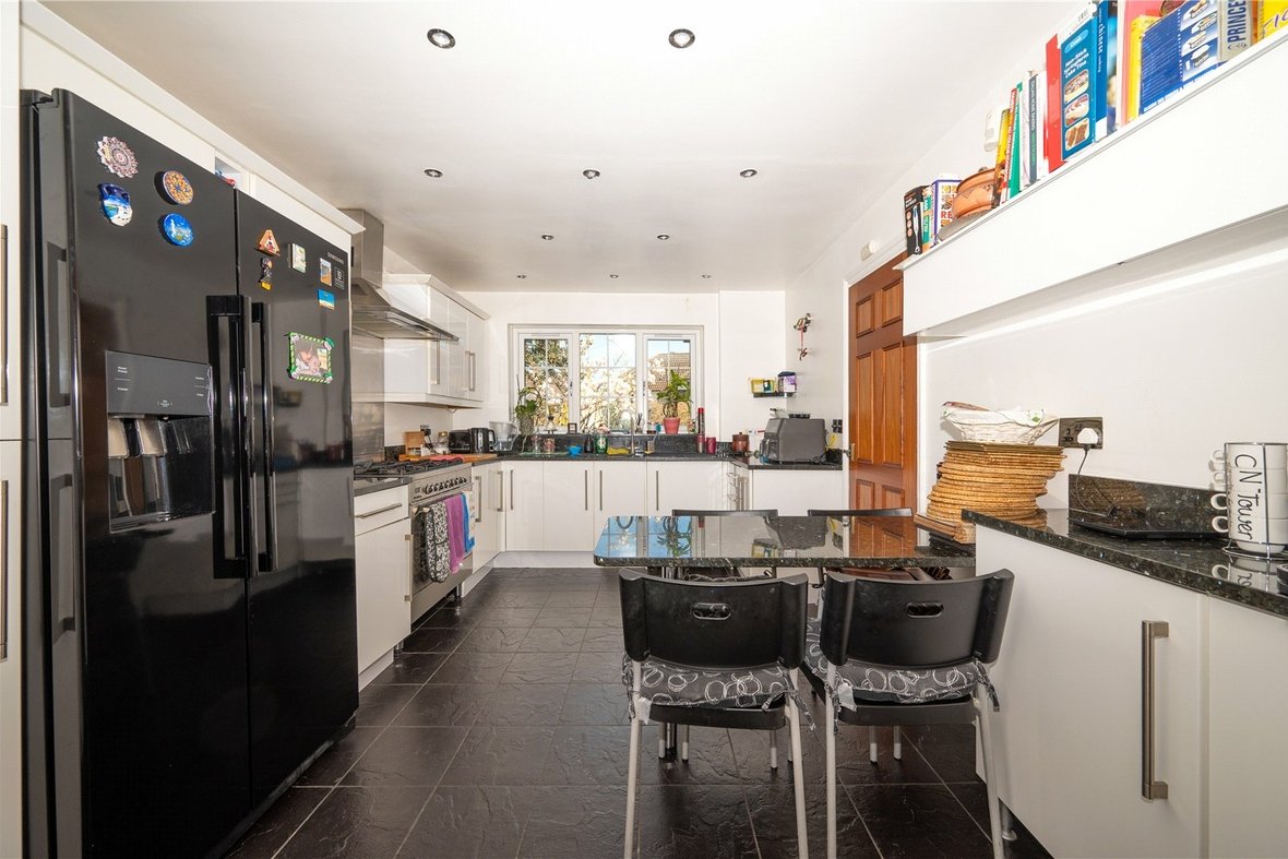 4 Bedroom House New InstructionHouse New Instruction in Field View Rise, Bricket Wood, St. Albans - View 3 - Collinson Hall