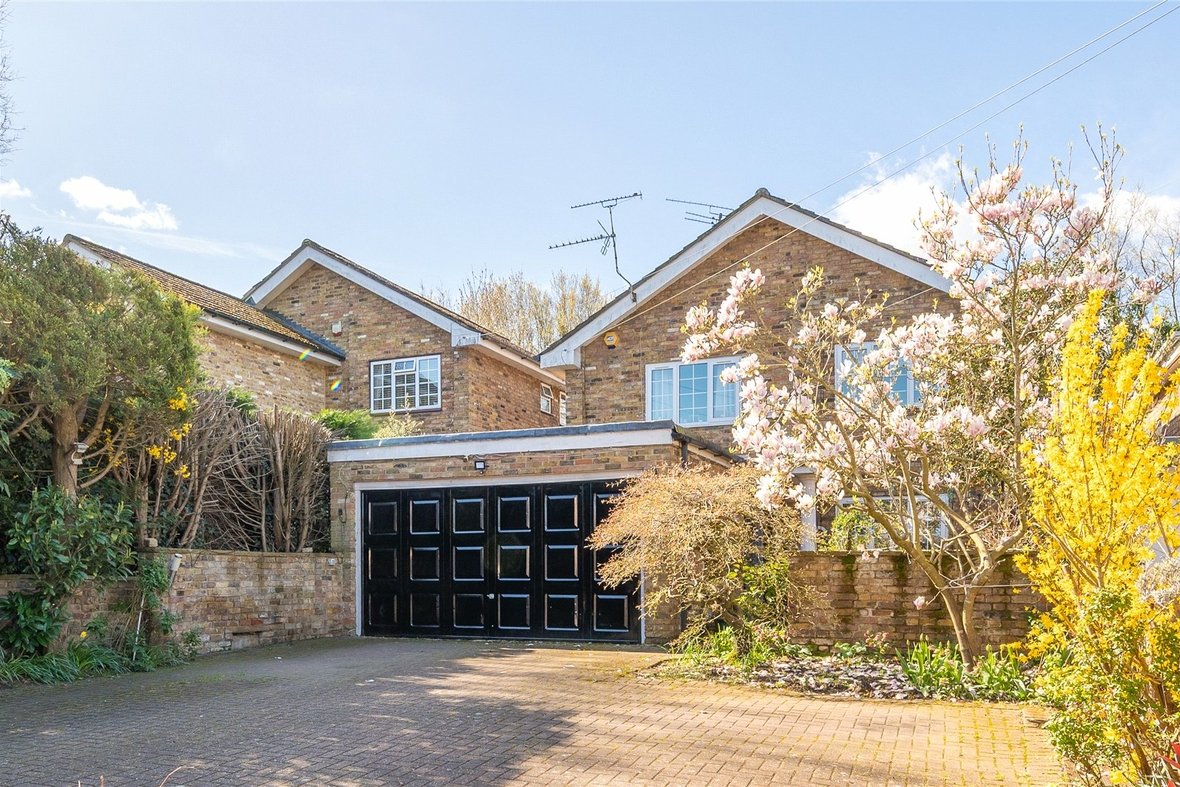 4 Bedroom House New InstructionHouse New Instruction in Field View Rise, Bricket Wood, St. Albans - View 1 - Collinson Hall