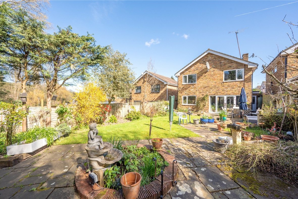 4 Bedroom House New InstructionHouse New Instruction in Field View Rise, Bricket Wood, St. Albans - View 9 - Collinson Hall