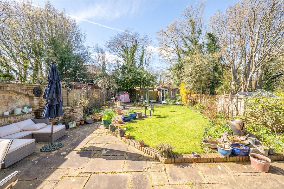 4 Bedroom House New InstructionHouse New Instruction in Field View Rise, Bricket Wood, St. Albans - View 17 - Collinson Hall