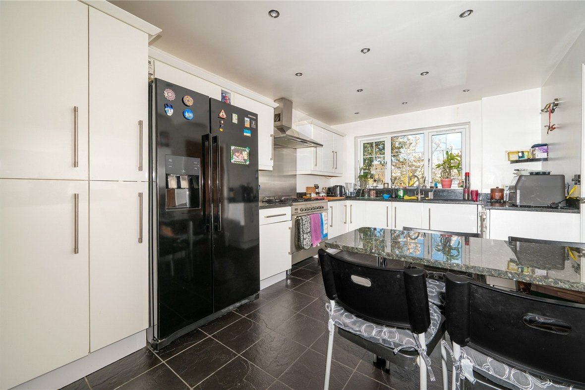 4 Bedroom House New InstructionHouse New Instruction in Field View Rise, Bricket Wood, St. Albans - View 14 - Collinson Hall