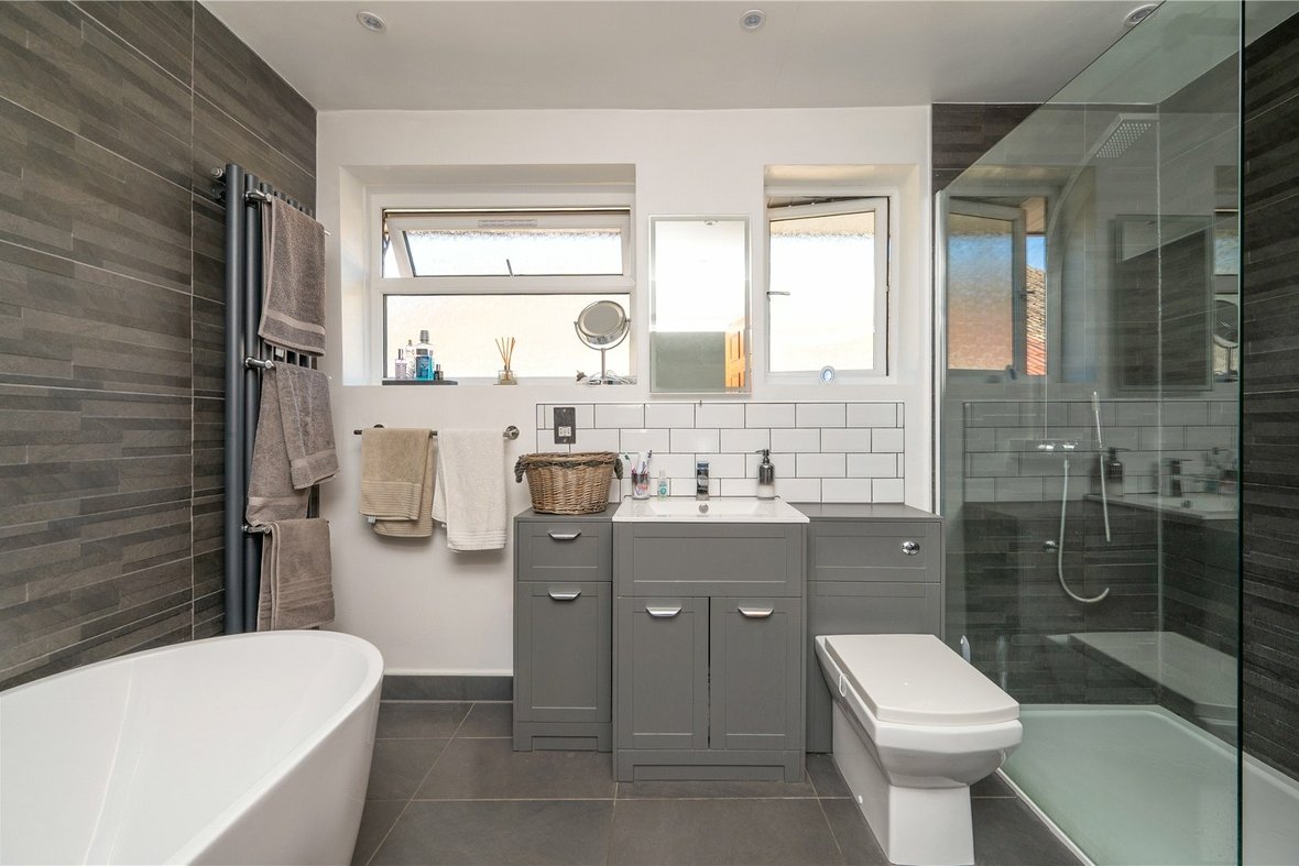 4 Bedroom House New InstructionHouse New Instruction in Field View Rise, Bricket Wood, St. Albans - View 8 - Collinson Hall