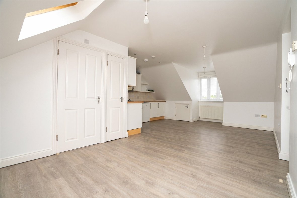 Apartment Let Agreed in Beresford Road, St. Albans, Hertfordshire - View 3 - Collinson Hall