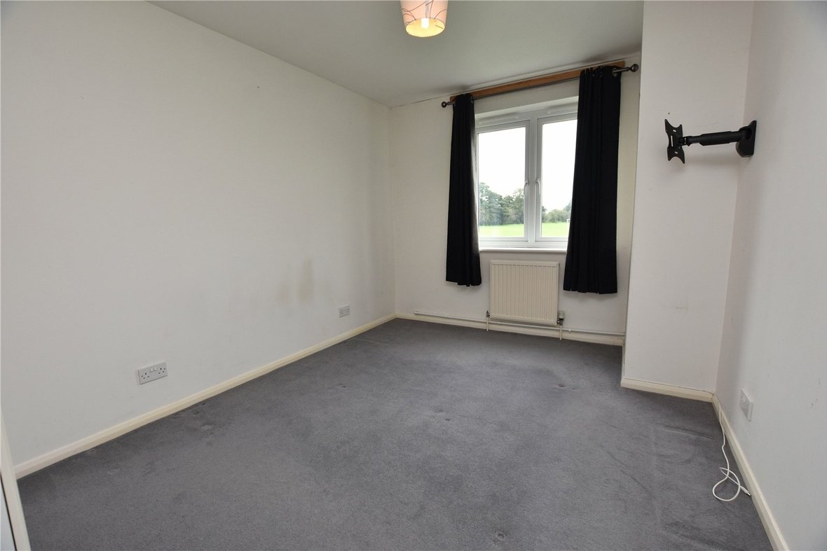 1 Bedroom Apartment Let AgreedApartment Let Agreed in St James Court, Park View Close, St. Albans - View 4 - Collinson Hall