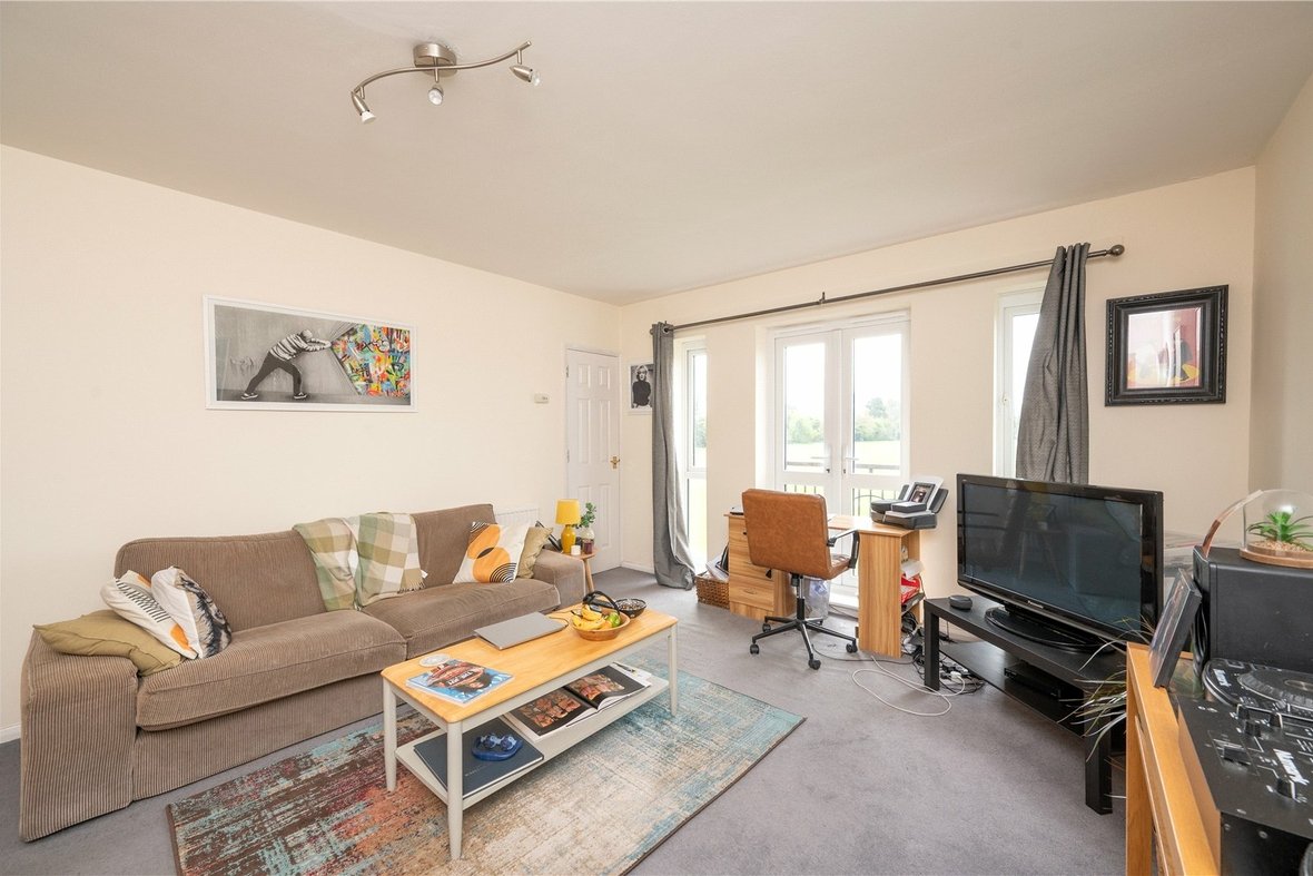 1 Bedroom Apartment To LetApartment To Let in St James Court, Park View Close, St. Albans - View 6 - Collinson Hall