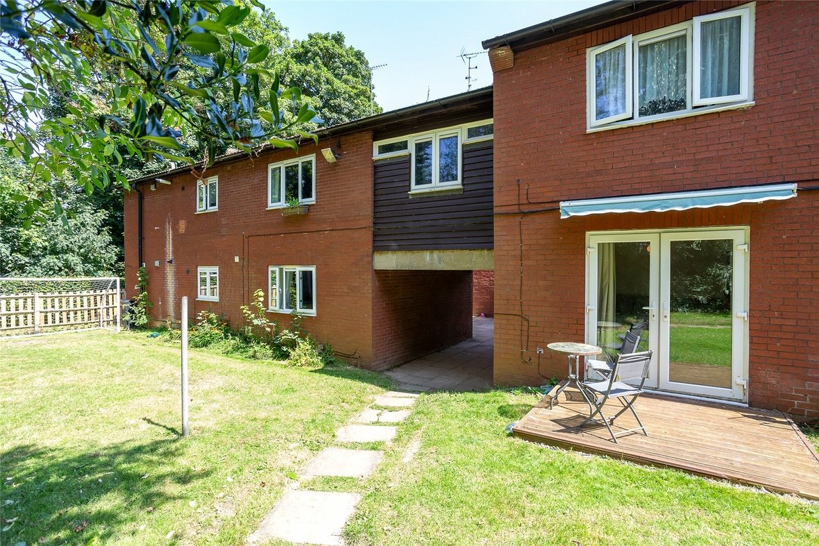 2 Bedroom Apartment Sold Subject to ContractApartment Sold Subject to Contract in Vesta Avenue, St. Albans, Hertfordshire - View 9 - Collinson Hall