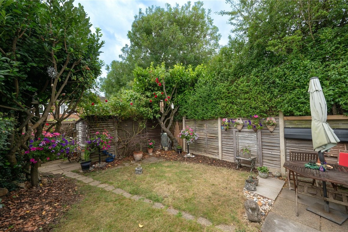 3 Bedroom House For SaleHouse For Sale in Chantry Lane, London Colney, St. Albans - View 15 - Collinson Hall